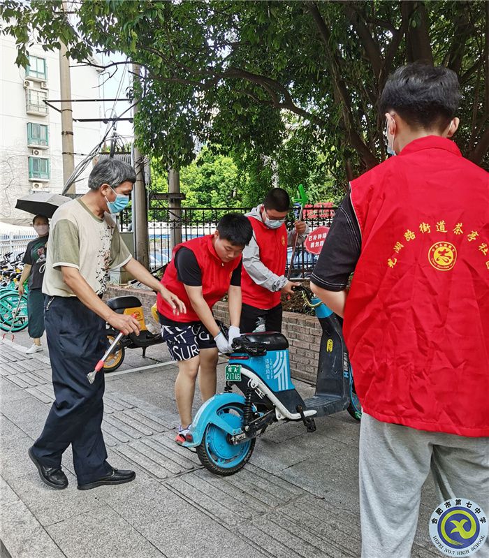 六班學子志愿忙，爭為社區(qū)添風采(圖3)