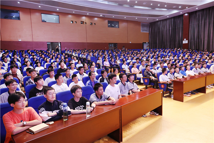 合肥七中舉行“銘記歷史 砥礪前行”愛(ài)國(guó)主義主題思政課(圖4)